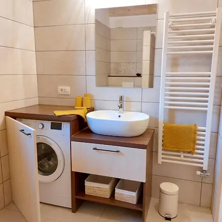 Apartman Bee In Forest *