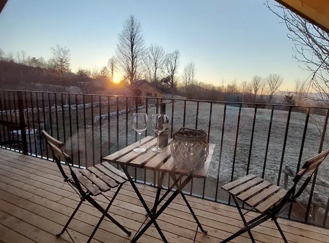 Bee In Forest Apartma Pivka